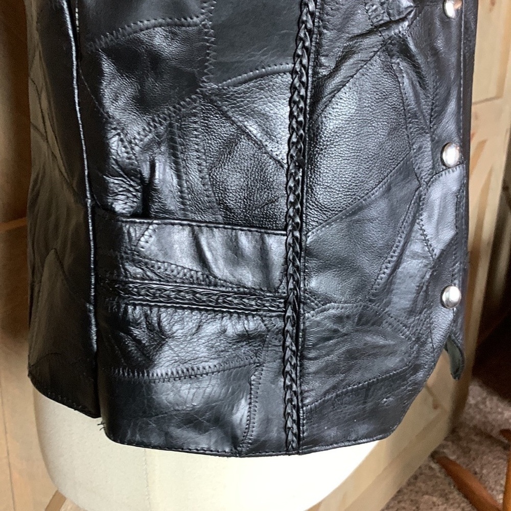 Diamond Plate buffalo leather vest with embroidered flowers Size Medium - Picture 6 of 13